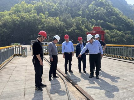 公司領(lǐng)導(dǎo)赴江埡水庫(kù)督導(dǎo)防汛備汛工作